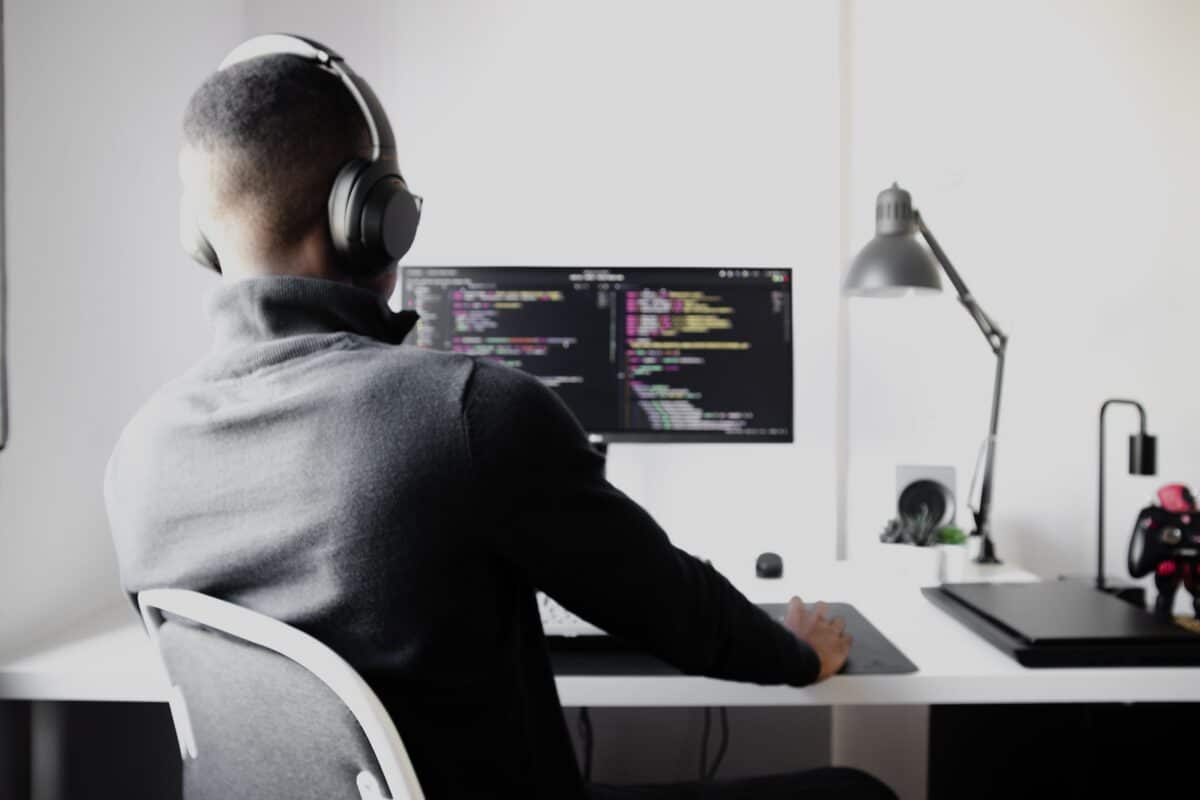 un étudiant en développement web